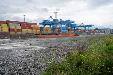 Genova, porto, calata Bettolo - inizio lavori terminal contenito