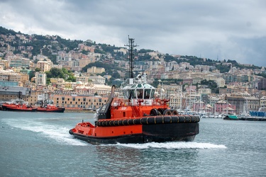 Genova, viaggio tra i cantieri aperti nel porto