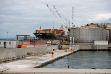 Genova, viaggio tra i cantieri aperti nel porto