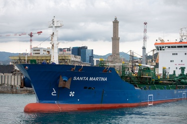 Genova, viaggio tra i cantieri aperti nel porto