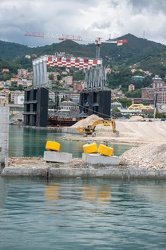 Genova, viaggio tra i cantieri aperti nel porto