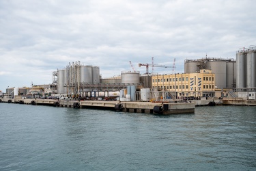 Genova, viaggio tra i cantieri aperti nel porto