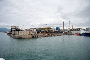 Genova, viaggio tra i cantieri aperti nel porto