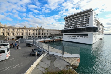 Genova, ponte dei mille, stazione marittima - nave crociera MSC 