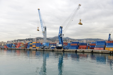 Genova dal mare - porto