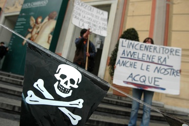 manifestazione scarpino piazza De Ferrari