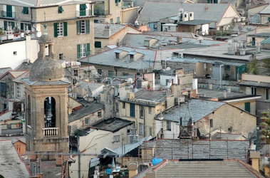 Campanili e palazzi a Genova