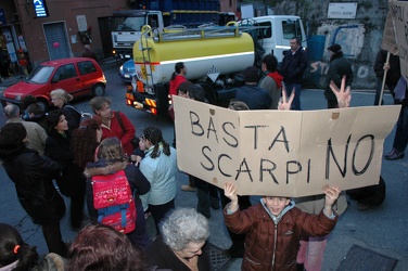 Ge Borzoli - cittadini protestano contro discarica