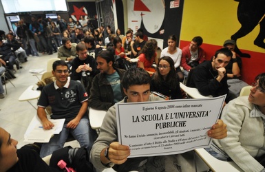 Genova - via balbi 4 - assemblea studenti