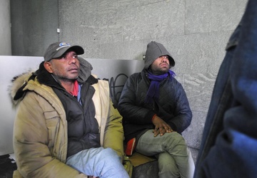 clochard morto freddo GE1208