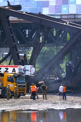 Genova - esplosione ponte di ferro - foto di contorno