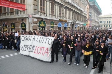 Genova - manifestazione corteo funebre uniGE