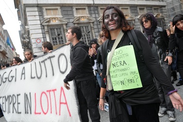 Genova - manifestazione corteo funebre uniGE