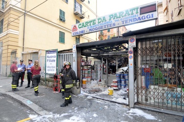 Genova cronaca - incendio negozio colori via torti