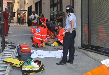 Genova- Vico Chiuso Paggi - incidente sul lavoro