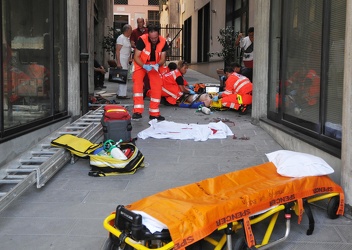 Genova- Vico Chiuso Paggi - incidente sul lavoro