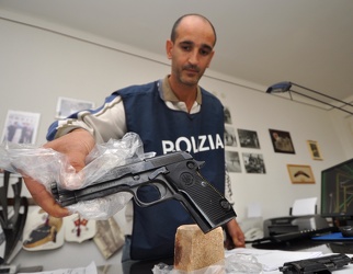 polfer arresta albanese armato