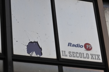 Genova - atti vandalici in piazza Piccapietra