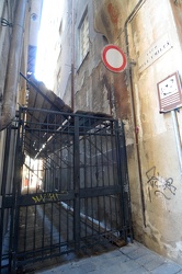 Genova - centro storico - vicoli e cancelli