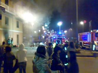 Genova - Via Struppa - incendio negozio di animali