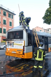 Ge - incendio autobus valbisagno