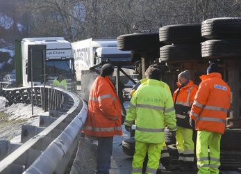 incidente autostrada camion