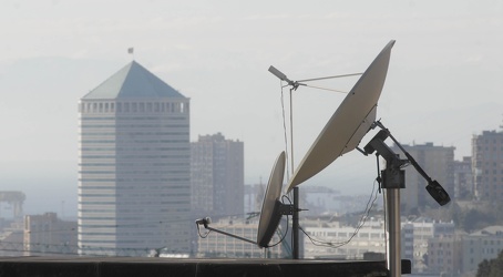 antenne sui tetti del capoluogo ligure