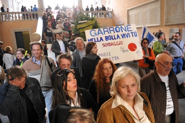 Genova - manifestazione teatro Carlo Felice