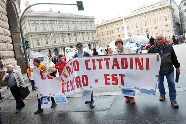 Genova - tre cortei, venti manifestanti