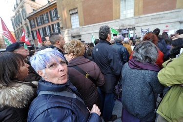 Genova - manifestazione e presidio del popolo viola