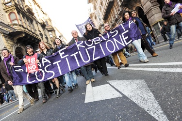 Genova - manifestazione e presidio del popolo viola