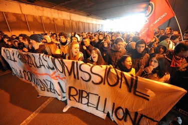 Genova - manifestazione studenti 14 12 2010