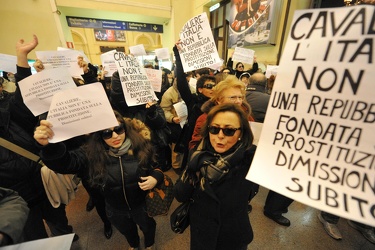 Ge - flash mob brignole vs Berlusconi