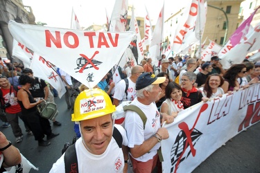 Genova - manifestazione decennale G8