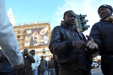 Genova - corteo manifestazione comunità senegalesi