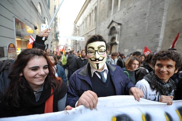 Genova - crisi economica - manifestazione studenti e attivisti