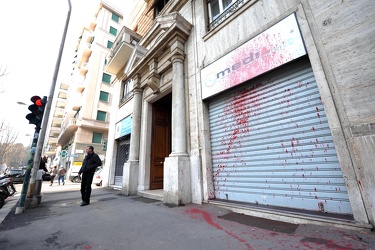 Genova - atti di vandalismo spedifico contro agenzie