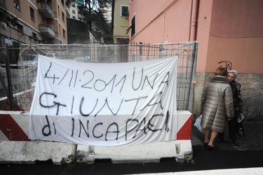 cartelli protesta via fereggiano 03 11 012