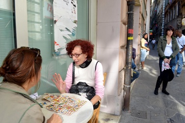 Genova - Via San Luca - la cartomante Nadia, fornisce divinazion