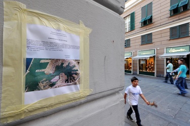 Genova - cartelli aut porto esplosioni calata bettolo