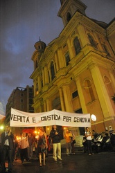 Genova - fiaccolata a undici anni dall'irruzione alla scuola dia