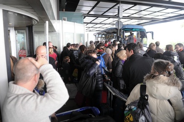 Genova - lavoratori fincantieri bloccano aeroporto C Colombo