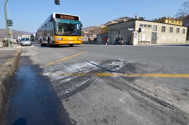 Genova - lungobisagno dalmazia, incendio su autobus