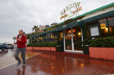 Genova - riapre pizzeria bar Garden in corso Italia