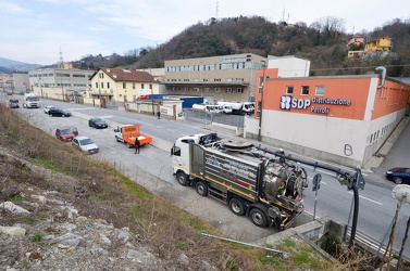 Genova - via San Quirico 55 - rubati 100000 litri di gasolio