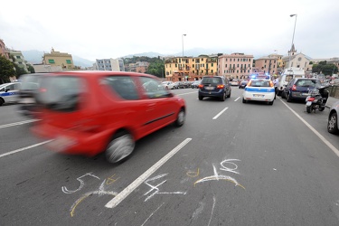Genova - via Caprera - incidente stradale 