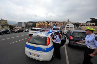 Genova - via Caprera - incidente stradale 