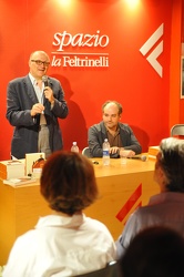 Genova - sede Feltrinelli - presentazione libro di Filippo D'Ang
