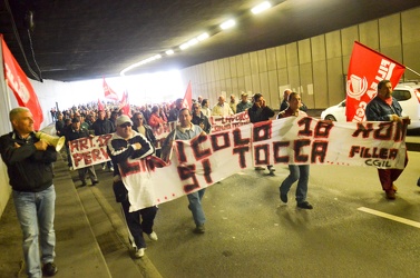 Genova - giornata di cortei - manifestazione lavoratori del port