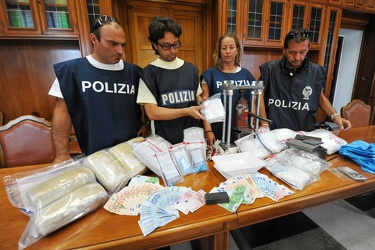 Genova - questura - sequestro cocaina e marrijuana